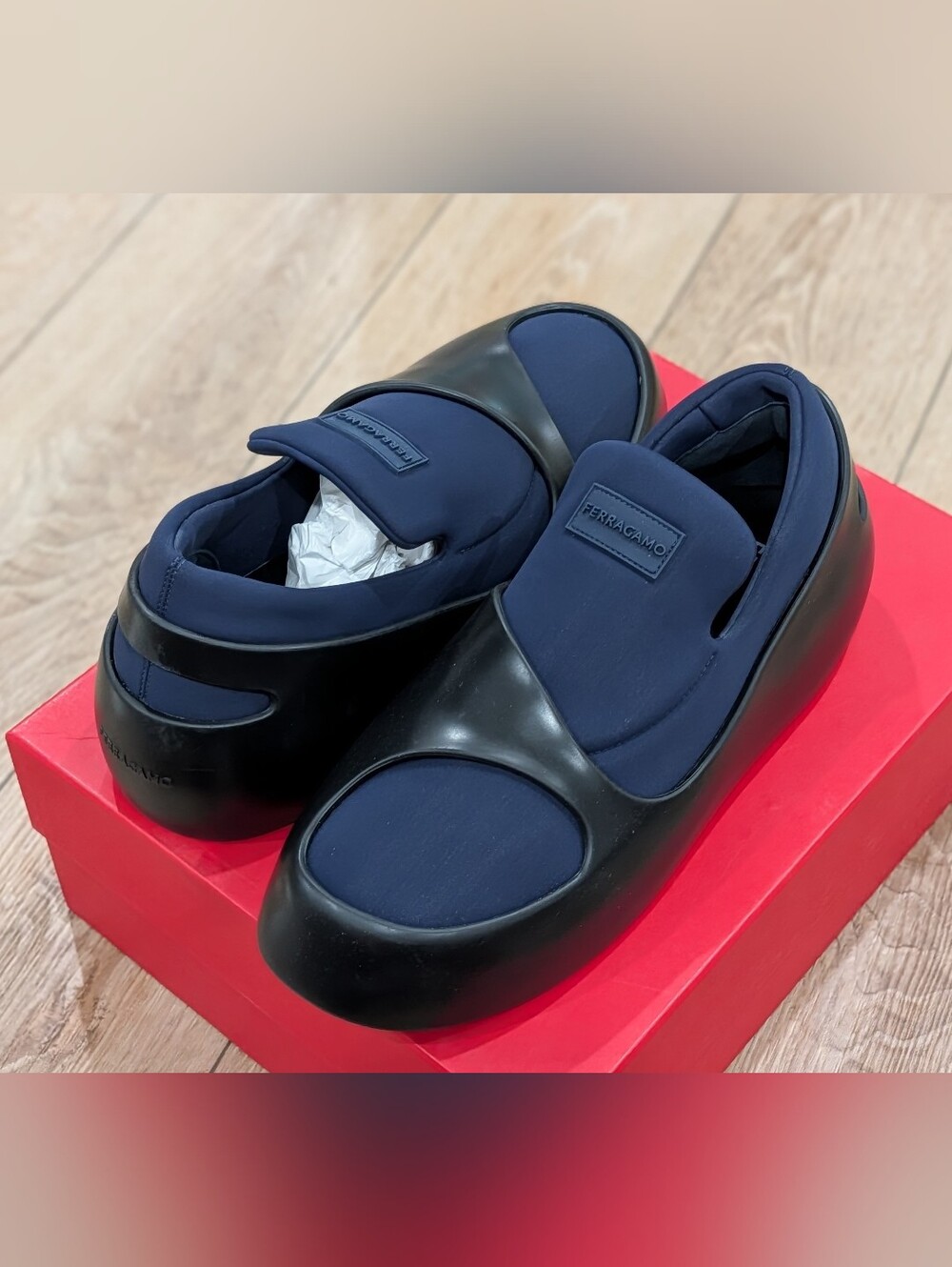 $995 Mens Ferragamo "Lunar" Slip-On Sneakers Navy US 13